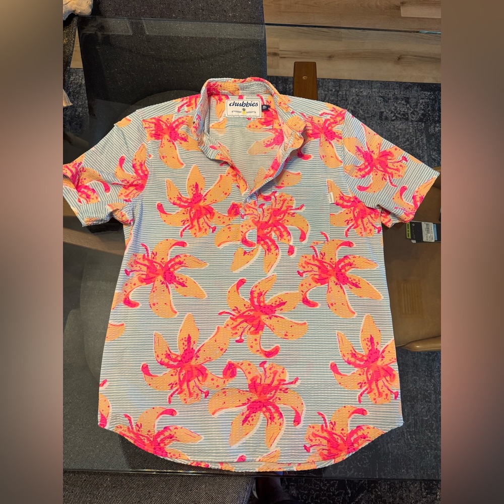 Chubbies men’s medium pullover collar shirt